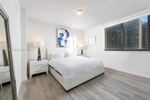 999 SW 1st Ave 2204, Miami, FL 33130