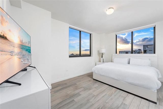 999 SW 1st Ave 2204, Miami, FL 33130