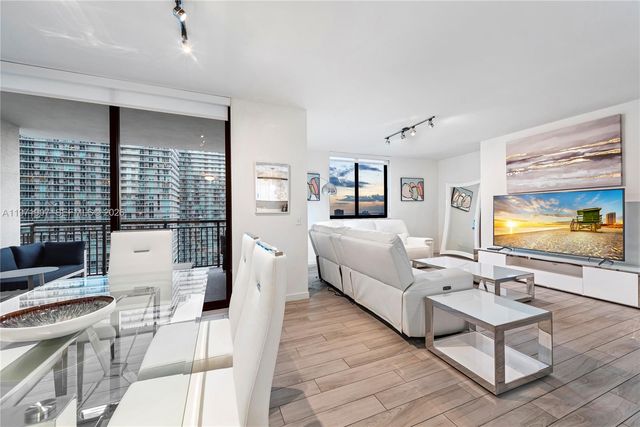 999 SW 1st Ave 2204, Miami, FL 33130