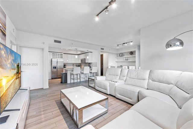 999 SW 1st Ave 2204, Miami, FL 33130