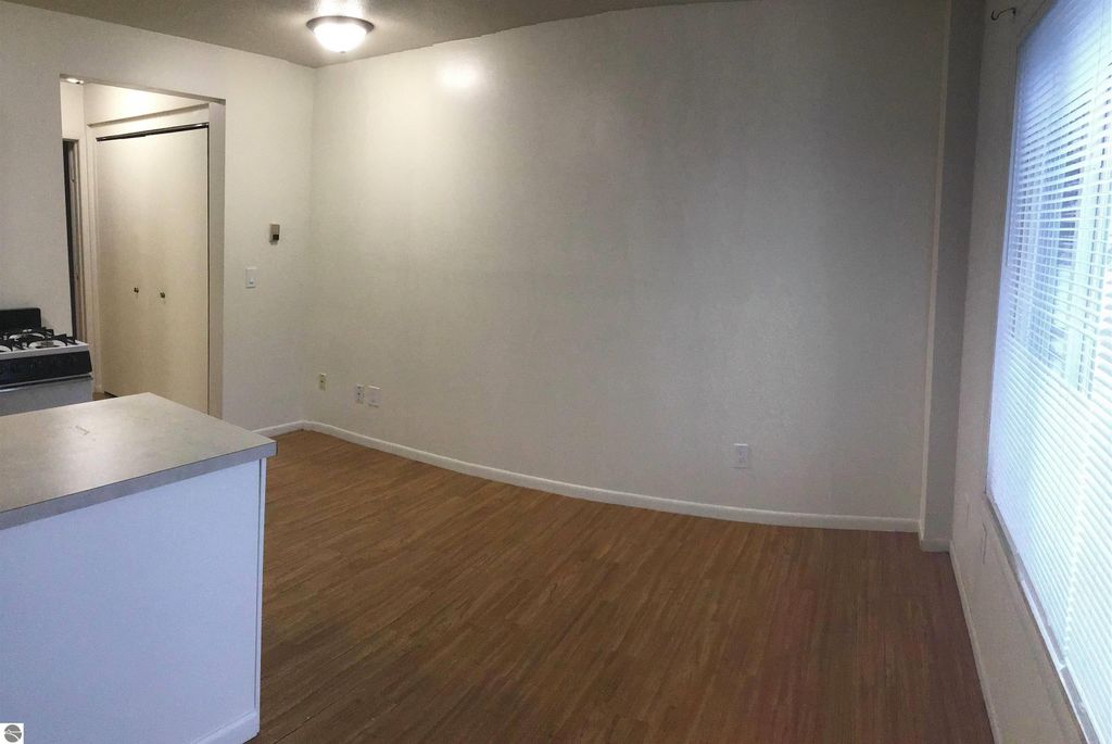 Image 6 of property listing at 1019 E Broadway Street, Mt Pleasant, MI 48858