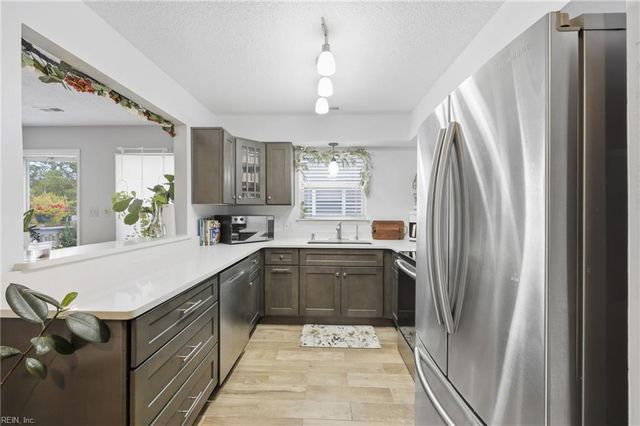 12758 Saint James Pl Apt D, Newport News, VA 23602