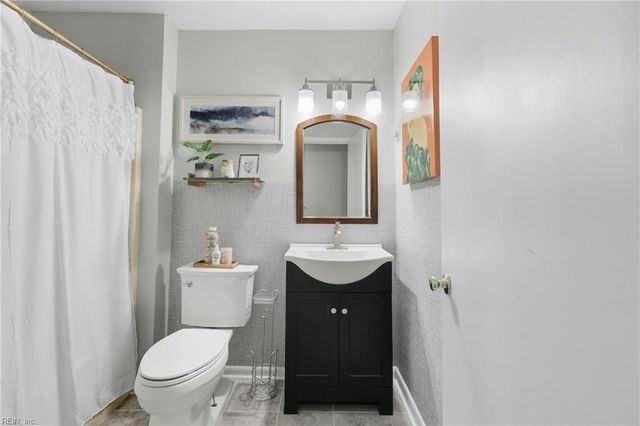 12758 Saint James Pl Apt D, Newport News, VA 23602
