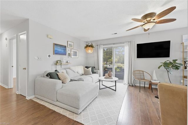 12758 Saint James Pl Apt D, Newport News, VA 23602