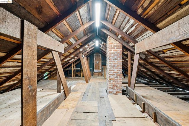 2320 Derby St, Berkeley, CA 94705