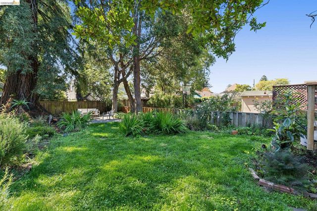 2320 Derby St, Berkeley, CA 94705