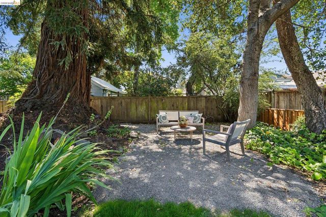 2320 Derby St, Berkeley, CA 94705