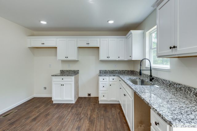 103 Irene Ln, Hohenwald, TN 38462