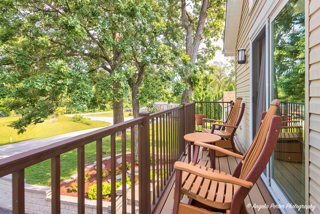 702 W Broadway Street, Mchenry, IL 60051