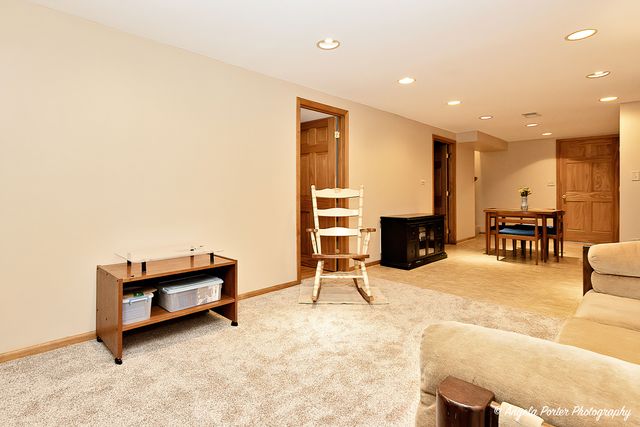 702 W Broadway Street, Mchenry, IL 60051