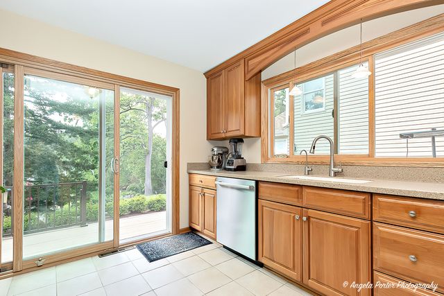 702 W Broadway Street, Mchenry, IL 60051