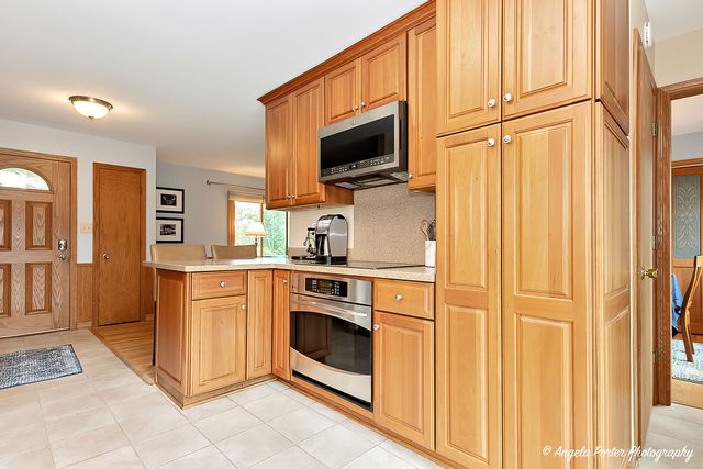 702 W Broadway Street, Mchenry, IL 60051