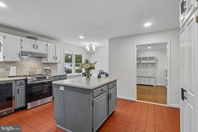 69 N SPRING LN, Phoenixville, PA 19460