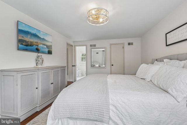 69 N SPRING LN, Phoenixville, PA 19460