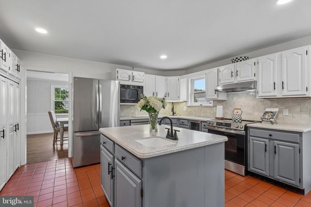 69 N SPRING LN, Phoenixville, PA 19460