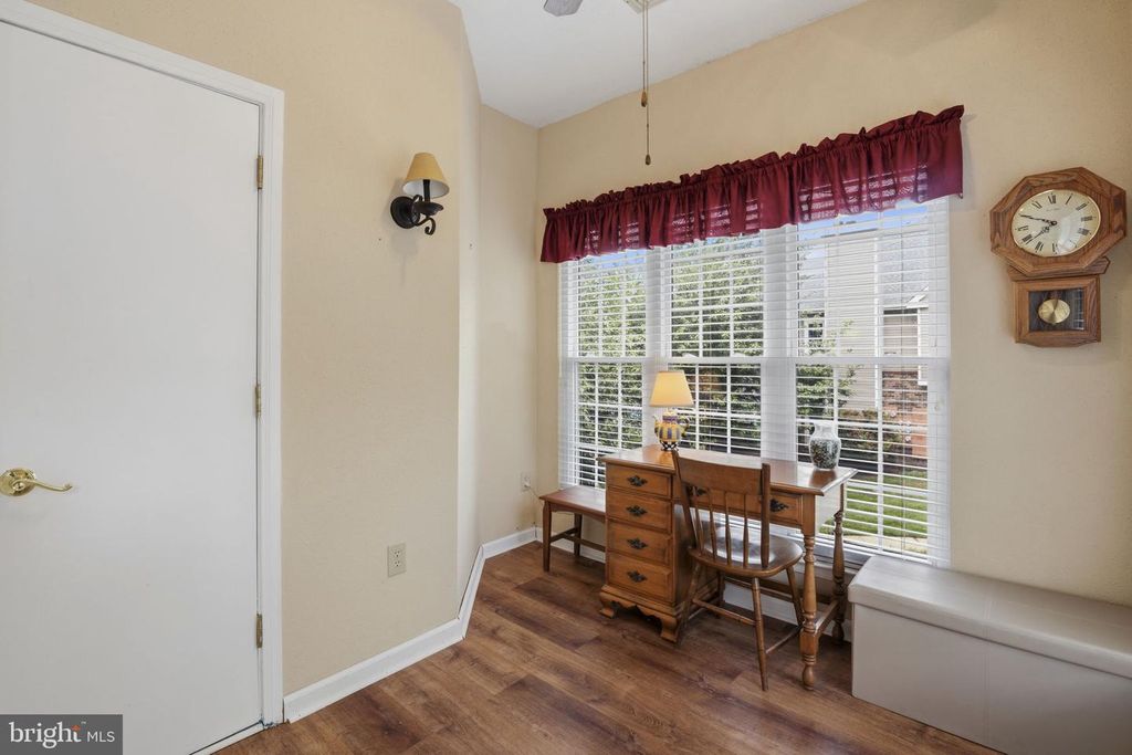 Image 7 of property listing at 604-G SQUIRE LN #604-G, Bel Air, MD 21014