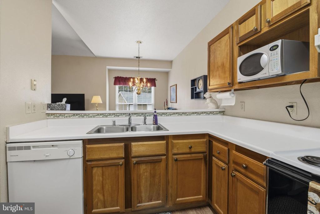Image 9 of property listing at 604-G SQUIRE LN #604-G, Bel Air, MD 21014