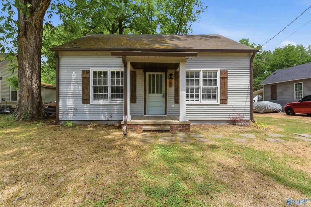 208 Beirne Avenue NW, Huntsville, AL 35801