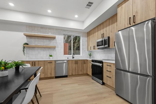 2821 Democracy Aly, Sacramento, CA 95816