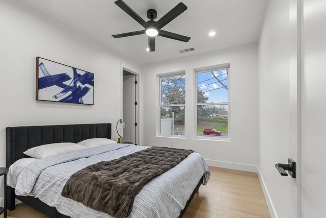 2821 Democracy Aly, Sacramento, CA 95816