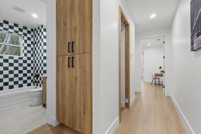 2821 Democracy Aly, Sacramento, CA 95816