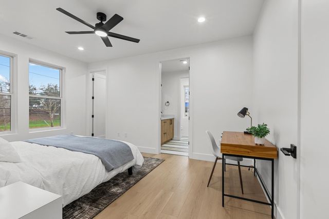 2821 Democracy Aly, Sacramento, CA 95816