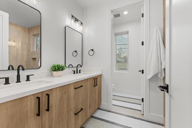 2821 Democracy Aly, Sacramento, CA 95816