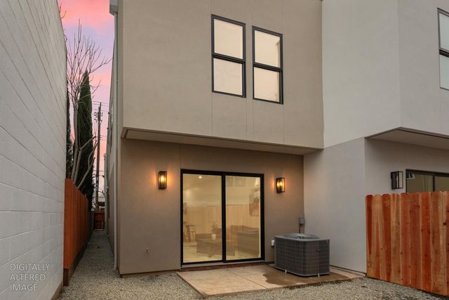 2821 Democracy Aly, Sacramento, CA 95816