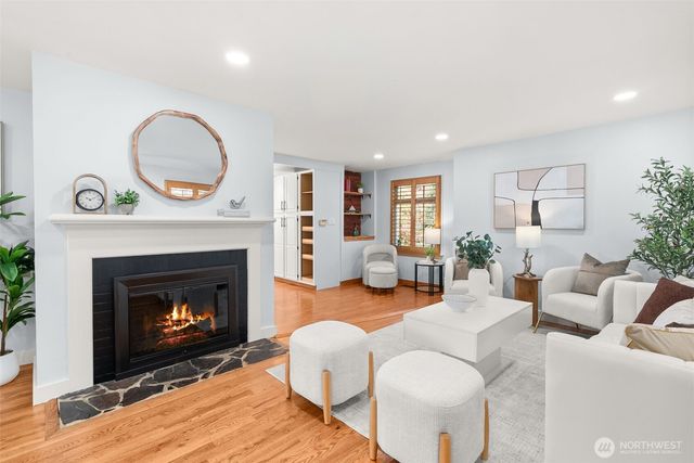 3622 23rd Ave W, Seattle, WA 98199