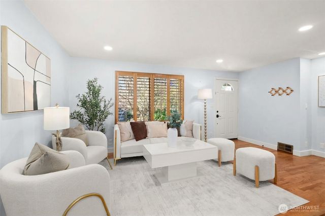 3622 23rd Ave W, Seattle, WA 98199