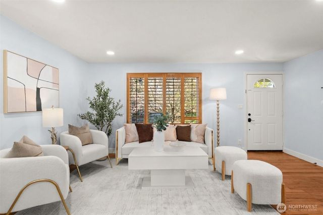 3622 23rd Ave W, Seattle, WA 98199