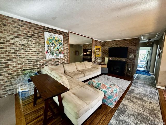 254-40 Craft Avenue 2nd Fl, Rosedale, NY 11422