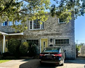 254-40 Craft Avenue 2nd Fl, Rosedale, NY 11422