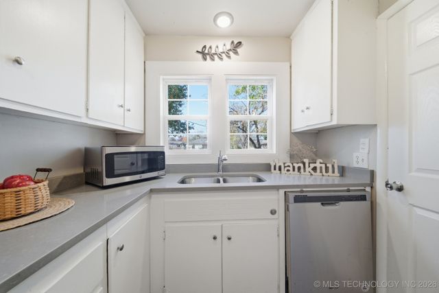 802 N Birch Street, Owasso, OK 74055