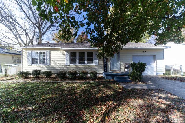 802 N Birch Street, Owasso, OK 74055