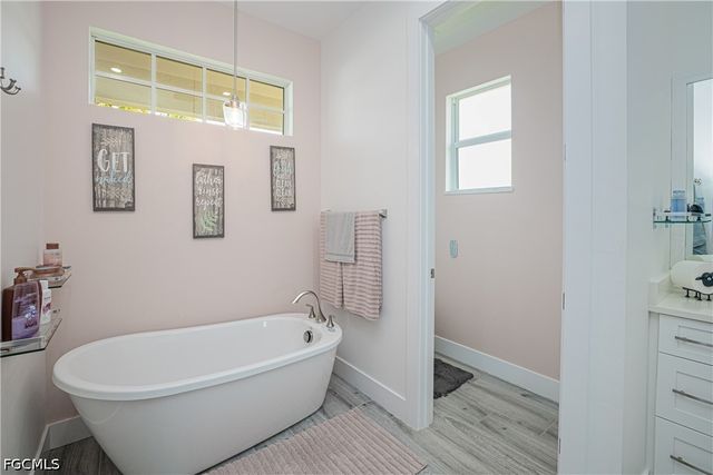 1244 NW 37th AVE, Cape Coral, FL 33993