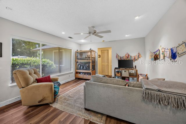 7 Bay Pines Dr, Hilton Head Island, SC 29928