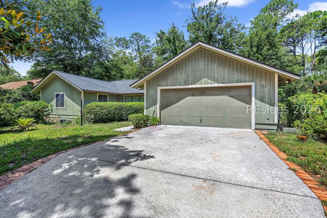 7 Bay Pines Dr, Hilton Head Island, SC 29928