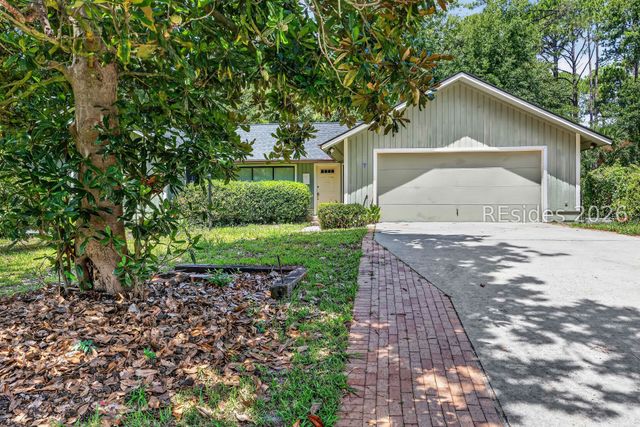 7 Bay Pines Dr, Hilton Head Island, SC 29928