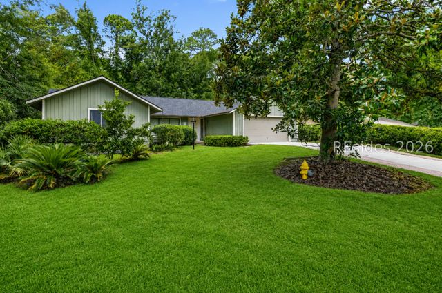 7 Bay Pines Dr, Hilton Head Island, SC 29928