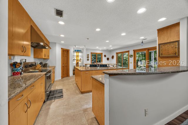7 Bay Pines Dr, Hilton Head Island, SC 29928