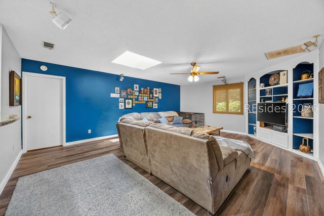 7 Bay Pines Dr, Hilton Head Island, SC 29928