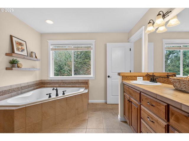 222 Nw 153RD St, Vancouver, WA 98685