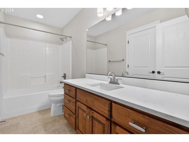 222 Nw 153RD St, Vancouver, WA 98685