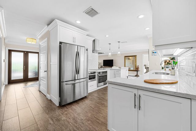 830 Tangerine Way, Gulf Stream, FL 33483