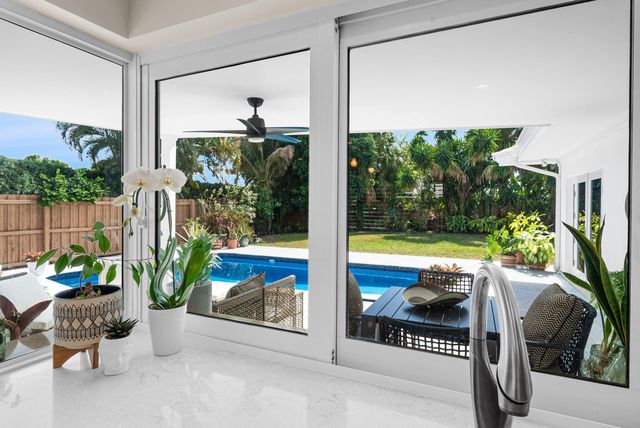 830 Tangerine Way, Gulf Stream, FL 33483