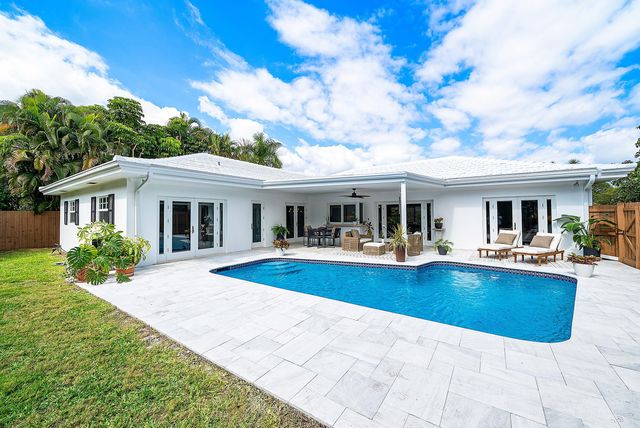 830 Tangerine Way, Gulf Stream, FL 33483