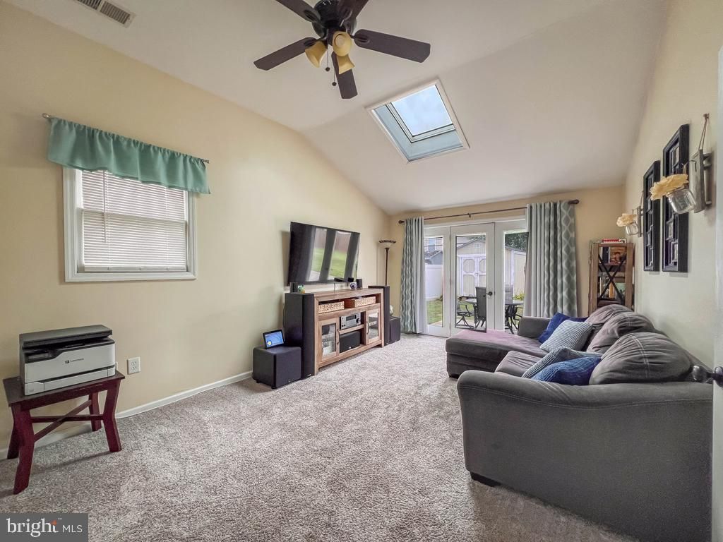11 PALM LN, Levittown, PA 19054