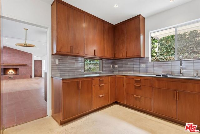 444 S Windsor Boulevard, Los Angeles, CA 90020