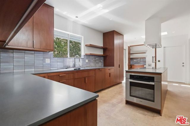 444 S Windsor Boulevard, Los Angeles, CA 90020